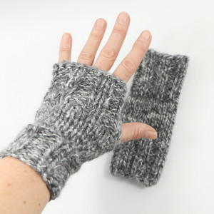 Rękawiczki bez palców mitenki na drutach dziergane szary melanż