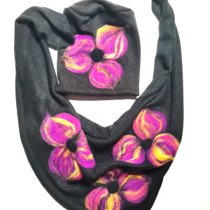 komplet wełniany czarny wełna merynosy kwiaty