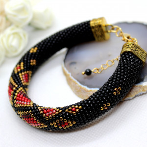 romby - bransoletka z koralików - ukośnik