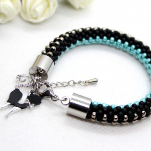 Bransoletka z drobniutkich koralików Toho z kotem