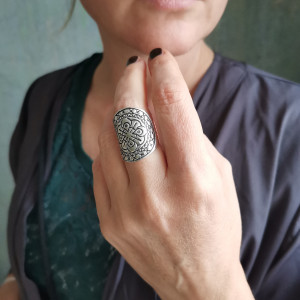 pierścionek metalowy orientalny w stylu boho handmade