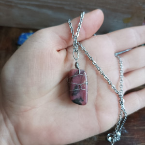 Naszyjnik z Rodonitem