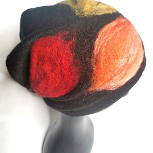 Czapka wełniana filcowana  zimowa handmade w kwiaty
