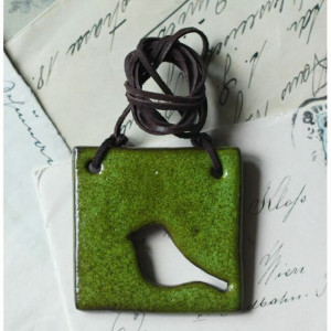 Wisior ażurowy ptak zielony