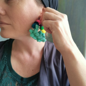 Klipsy pompony zielony