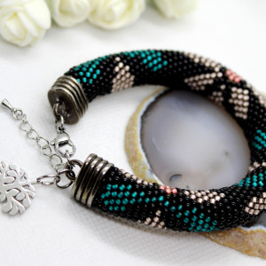 kwiaty - bransoletka z koralików - ukośnik