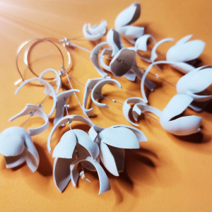 Kolczyki białe kwiaty