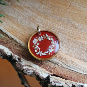 Złota zawieszka złoty wisiorek bordowa bordo kwiat naszyjnik żywica z żywicy suszone kwiaty z kwiatami naturalne żywe retro wisior kobiecy delikatny dziewczęcy