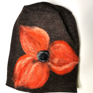 Czapka wełniana filcowana  zimowa handmade w kwiaty