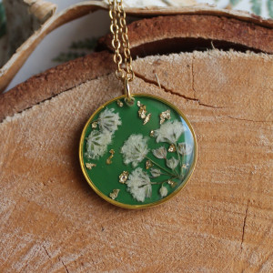 Złota zawieszka złoty wisiorek kwiat naszyjnik żywica z żywicy suszone kwiaty z kwiatami naturalne żywe kwiaty białe zielona butelkowa zieleń zgniła żywica epoksydowa