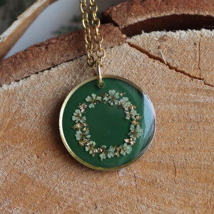 Złota zawieszka złoty wisiorek kwiat naszyjnik żywica z żywicy suszone kwiaty z kwiatami naturalne żywe kwiaty białe zielona butelkowa zieleń zgniła żywica epoksydowa wianuszek