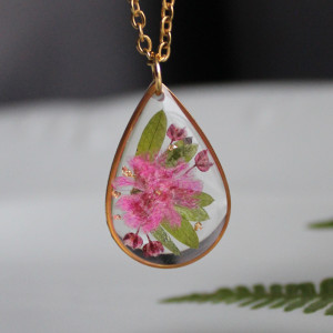 Złota łezka zawieszka złoty wisiorek kwiat naszyjnik żywica z żywicy suszone kwiaty z kwiatami naturalne żywe kwiaty różowe róż