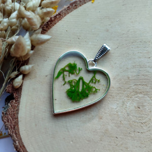 Wisiorek z żywicy - mech chrobotek