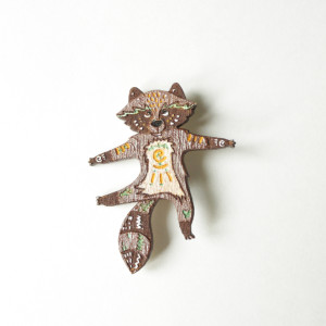 Broszka drewniana Szop