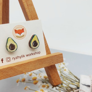 Drewniane kolczyki sztyfty zielone awokado