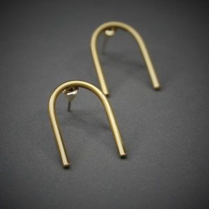 Czas snu/Osoba - kolczyki sztyfty z mosiądzu.