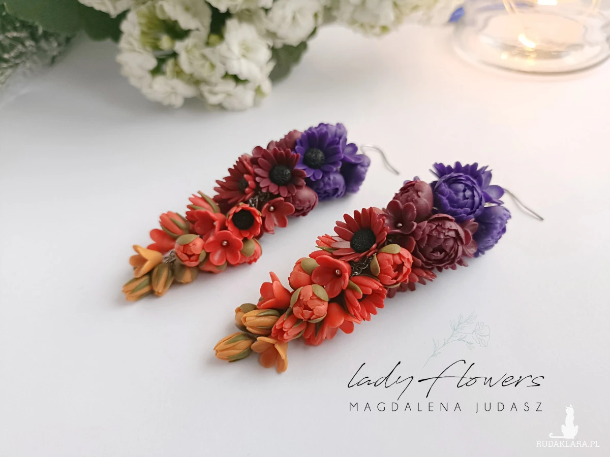 Cieniowane kolczyki z kwiatami