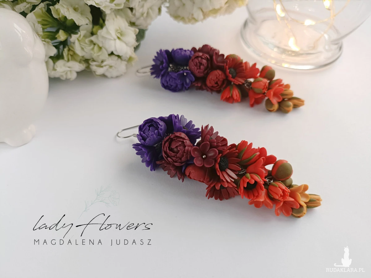 Cieniowane kolczyki z kwiatami