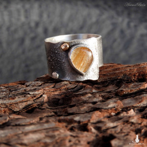 Pierścionek srebrny z kwarcem rutylowym i złotem