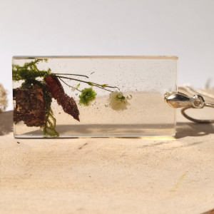 Wisiorek  z żywicy - Las w żywicy