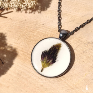 Wisiorek z żywicy - koniczyna