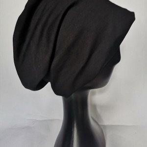 Czapka czarna  unisex one size na podszewce box f1