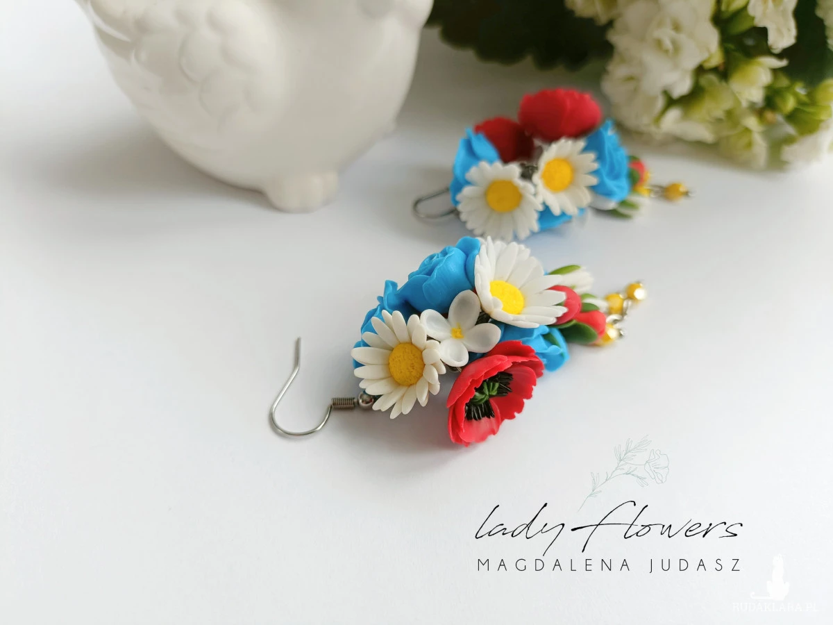 Kolczyki z polnymi kwiatami