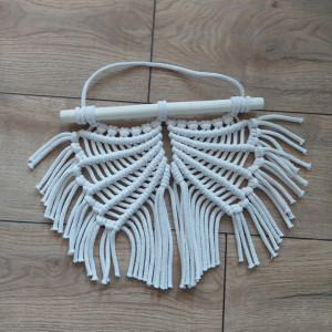 Makrama ścienna SKRZYDŁA S na gałęzi