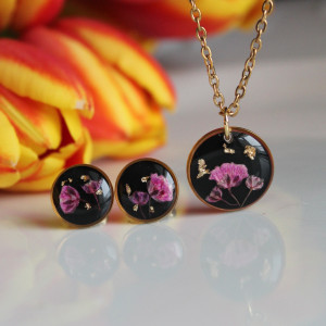 Komplet kolczyki złota zawieszka złoty wisiorek wisior naszyjnik żywica kwiaty z prawdziwymi kwiatami różowe czarny