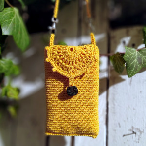 Szydełkowe etui, z paseczkiem, mini-torebka - żółty kolor