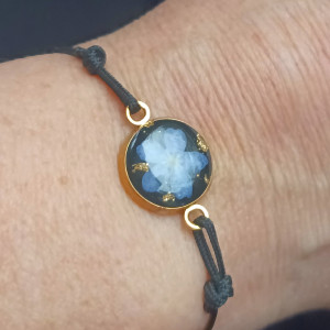 Bransoletka z niezapominajką biżuteria z niezapominajką bransoletka na sznurku