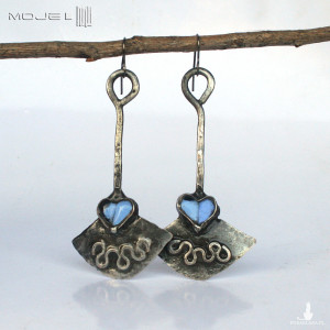 Serduszka wahadłowe w błękicie