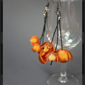 Kolczyki metaliczne pomaranczowe  kwiaty