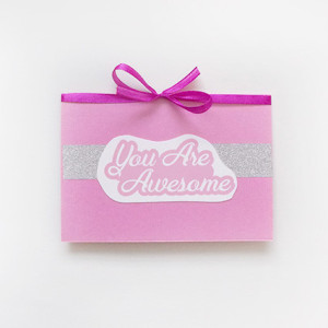 kartka bez życzeń, fajna kartka okolicznościowa, kartka na urodziny, awesome kartka dla dziewczyny, różowa kartka dla dziewczynki, kartka dla kobiety, wieczór panieński kartka, kartka na 18