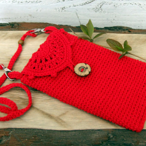 Szydełkowe etui, z paseczkiem, mini-torebka - czerwony kolor