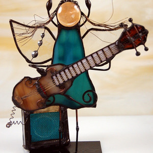 Aniołek witrażowy 3D  basista