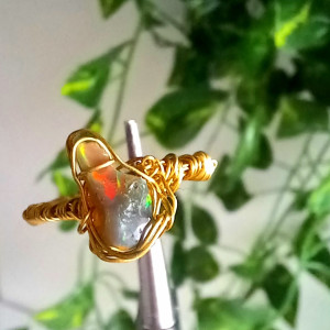 Pierścionek z czarnym opalem etiopskim