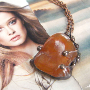 Naszyjnik: wisiorek z łańcuszkiem, karneol bryłka