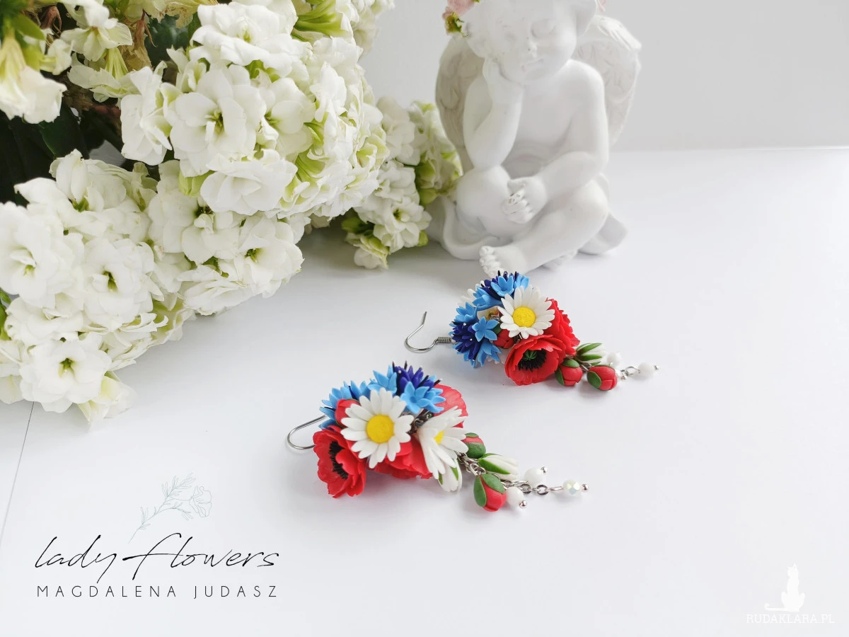 Kolczyki z polnymi kwiatami