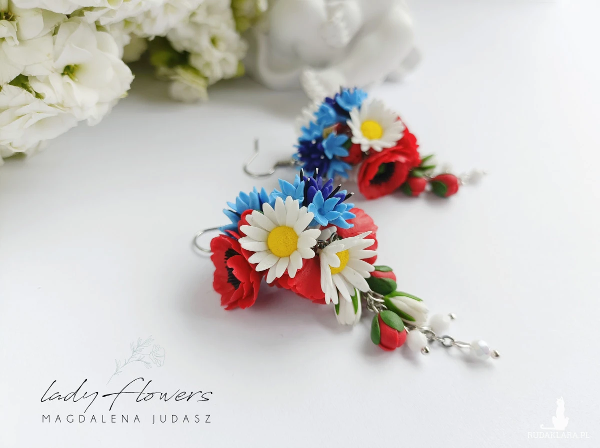 Kolczyki z polnymi kwiatami