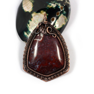 Miedziany wisior z agatem, ręcznie wykonany, prezent dla niej, prezent dla mamy, prezent urodzinowy niepowtarzalna biżuteria