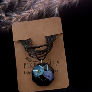 Naszyjnik z gipsówką kolorowa gipsówka