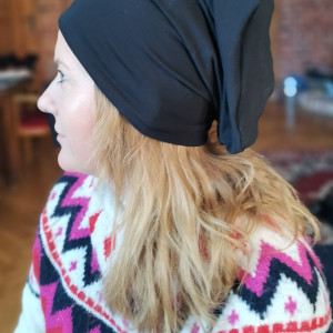 Czarna czapka unisex smerfetka