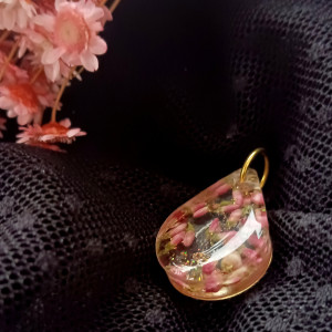 NASZYJNIK ŁEZKA RÓŻOWY WRZOS WRZOSY KWIATY W ŻYWICY