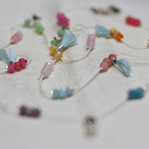 naszyjnik hippie na nici jedwabnej