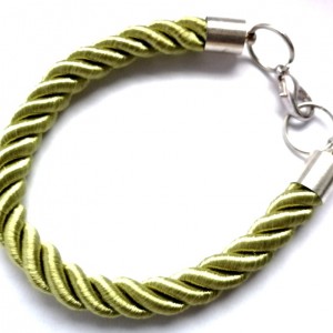 prosta zielona sznurkowa bransoletka