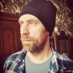 Czarna czapka unisex smerfetka