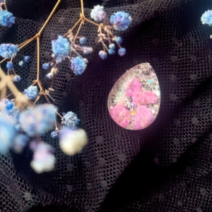 Różowa łezka z brokatem różowa gipsówka