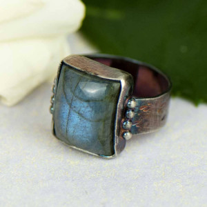 Srebrny pierścionek z labradorytem a951