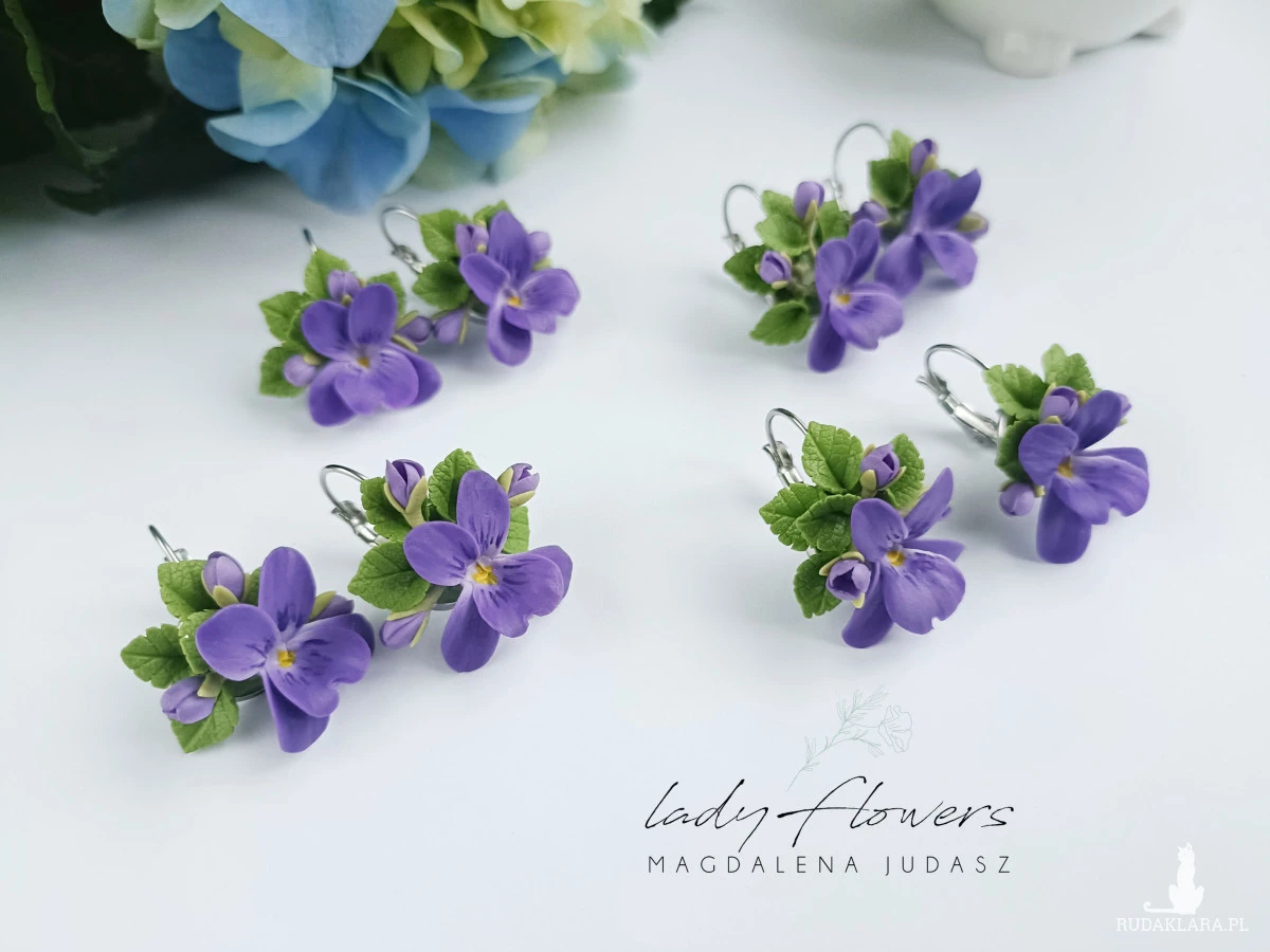 Kolczyki z fiolkami